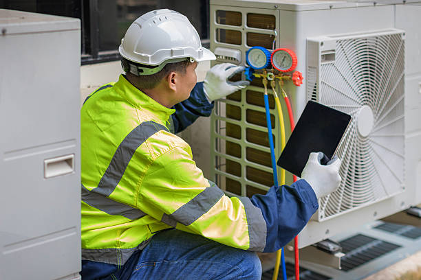 Professional Ac Installation technician working in Quinlan, TX